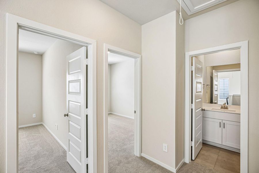 Spacious, unfurnished interior of a new home in Kemah Crossing - City Series, Kemah (Image 23).