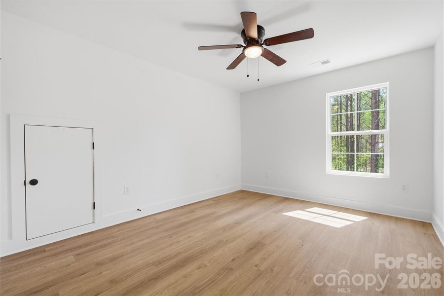 Spacious, unfurnished interior of a new home in , York (Image 32).