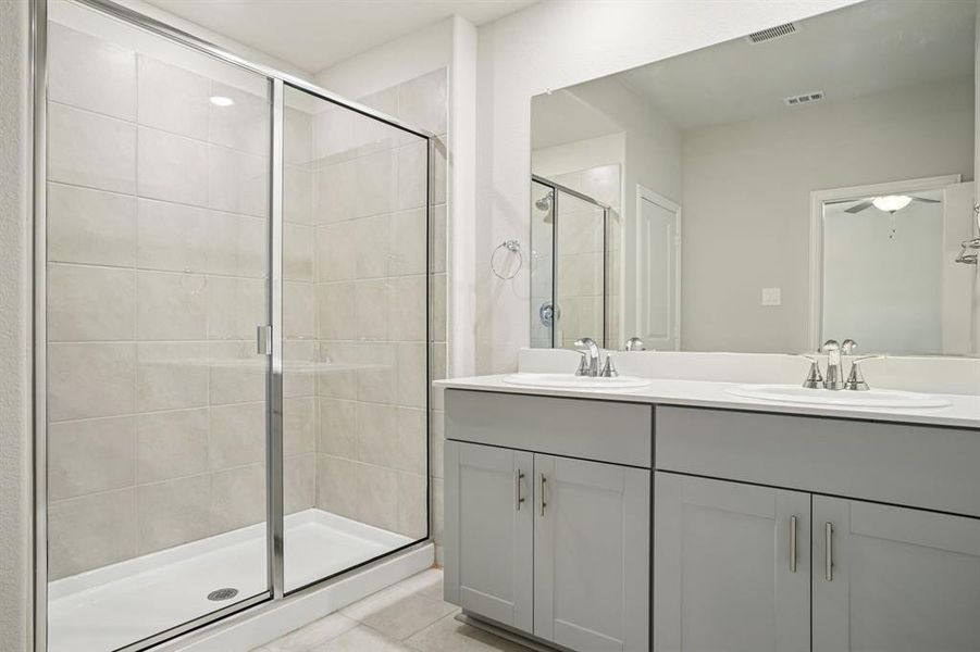 Furnished interior view inside a new home in Westmoor, Sherman (Image 11).