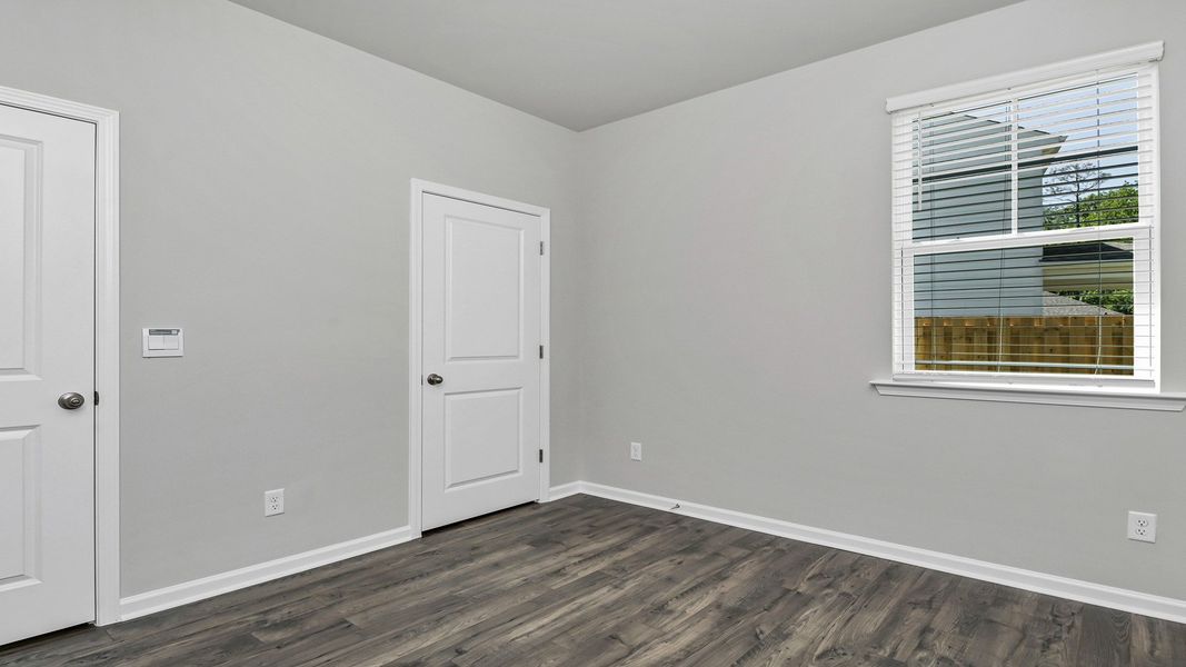 Spacious, unfurnished interior of a new home in Mulberry Landing, Orangeburg (Image 19).