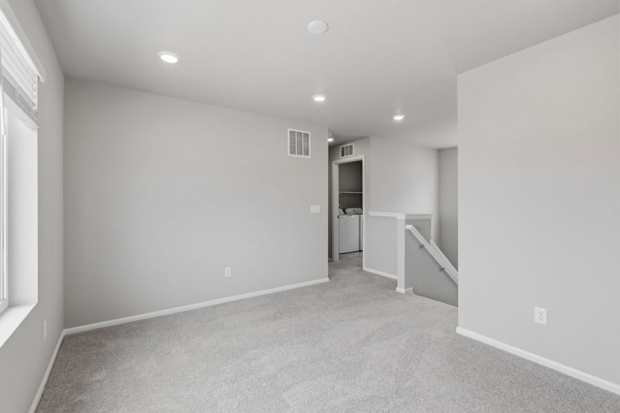 Spacious, unfurnished interior of a new home in Windler, Aurora (Image 13).