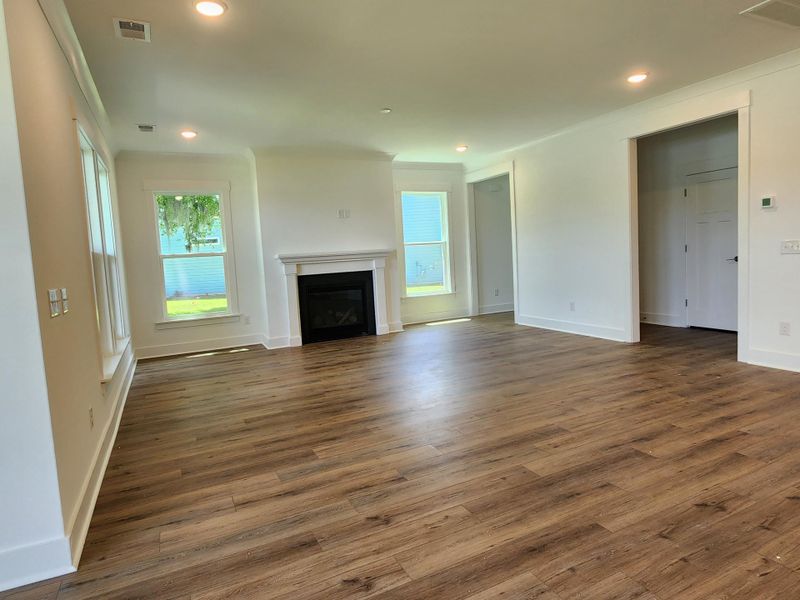 Spacious, unfurnished interior of a new home in Timothy Lakes, Ridgeville (Image 9).