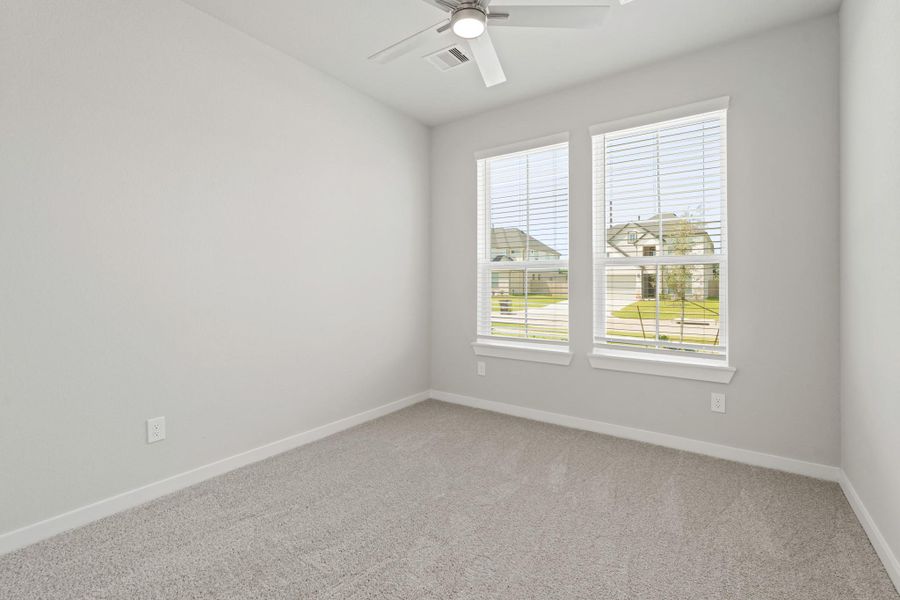 Spacious, unfurnished interior of a new home in Briarwood Crossing, Rosenberg (Image 12).