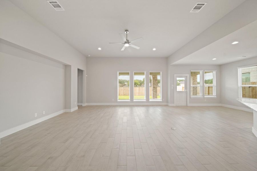 Spacious, unfurnished interior of a new home in Morton Creek Ranch, Katy (Image 26). Spacious, unfurnished interior of a new home in Morton Creek Ranch, Katy (Image 26).