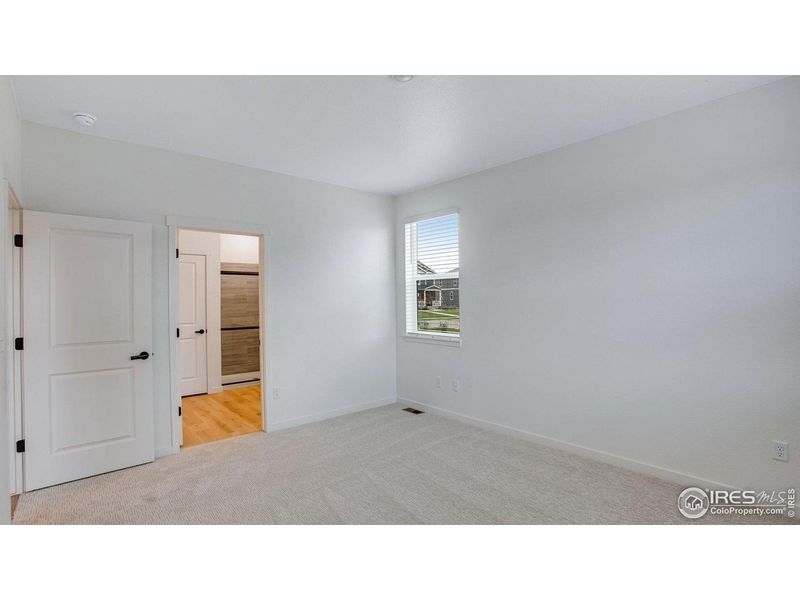 Spacious, unfurnished interior of a new home in Hansen Farm, Fort Collins (Image 12).