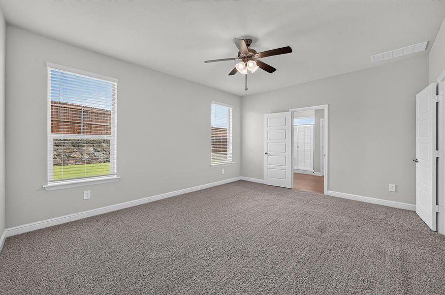 Spacious, unfurnished interior of a new home in , Justin (Image 13).