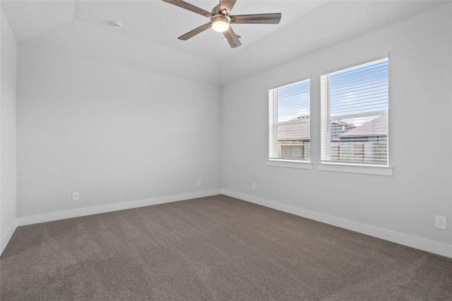 Spacious, unfurnished interior of a new home in Sorella, Tomball (Image 21).