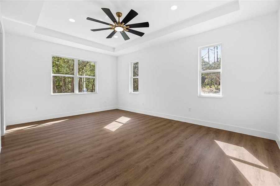 Spacious, unfurnished interior of a new home in , Ocala (Image 14).