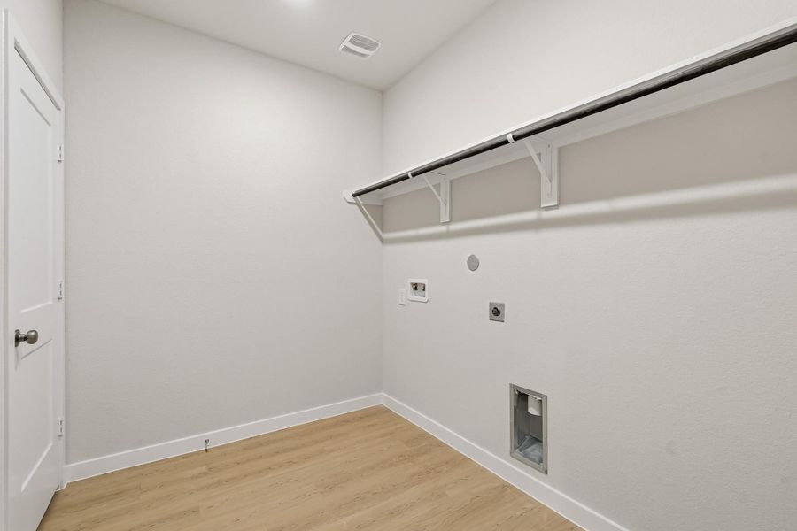 Spacious, unfurnished interior of a new home in Northpark South, Porter (Image 10).
