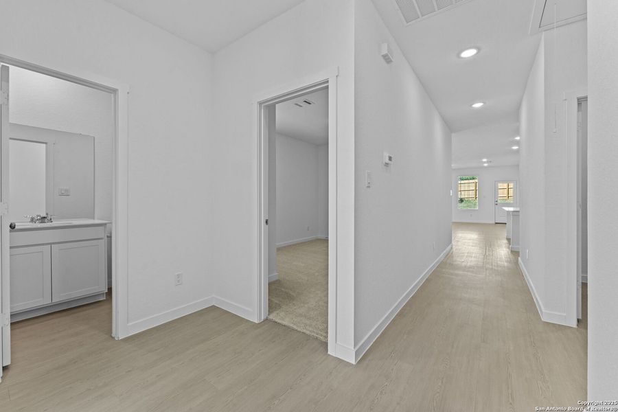 Spacious, unfurnished interior of a new home in , New Braunfels (Image 15).