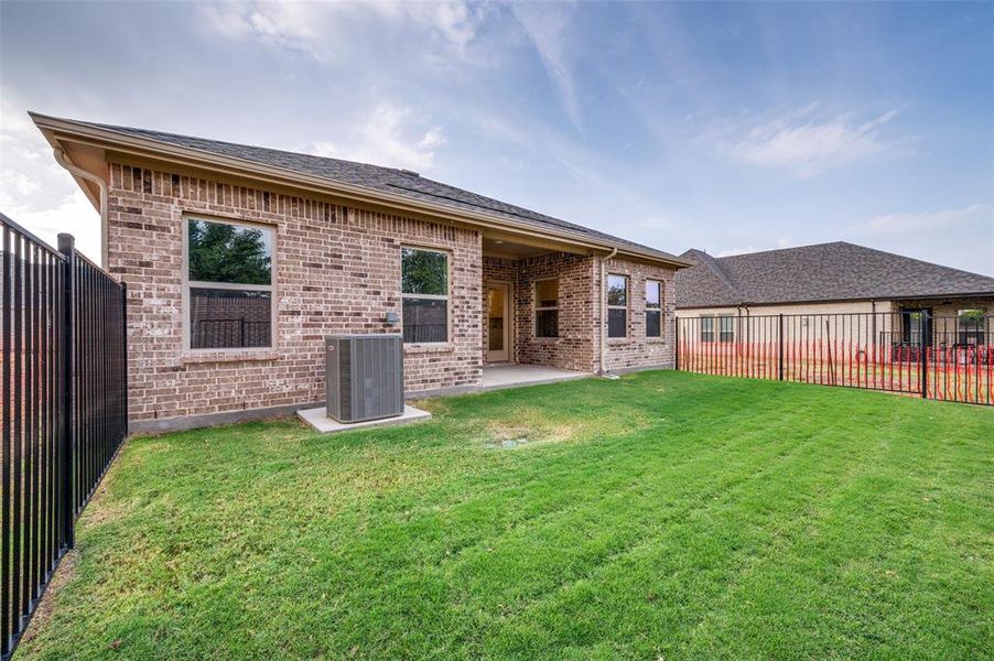 Exterior details and patio area of a home in Ladera Little Elm, Little Elm (Image 2). Exterior details and patio area of a home in Ladera Little Elm, Little Elm (Image 2).