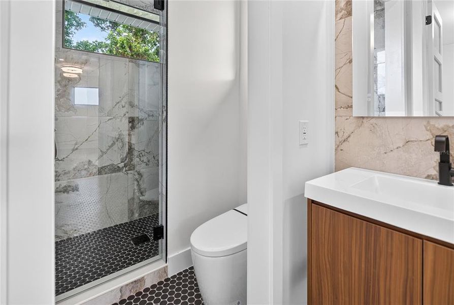 Furnished interior view inside a new home in , Sarasota (Image 43).