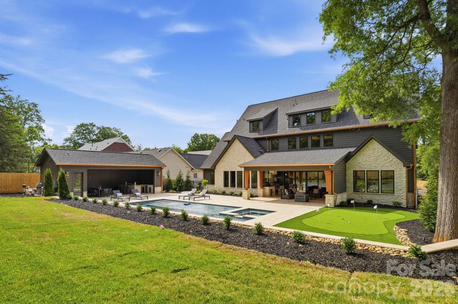 Community amenities in , Charlotte (Image 45).