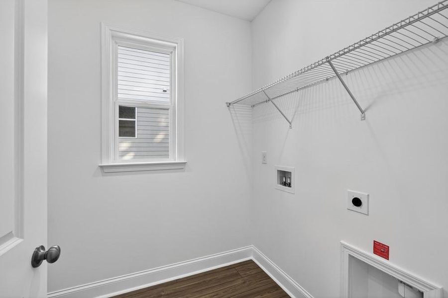 Spacious, unfurnished interior of a new home in Bailey Fence, Dacula (Image 31).