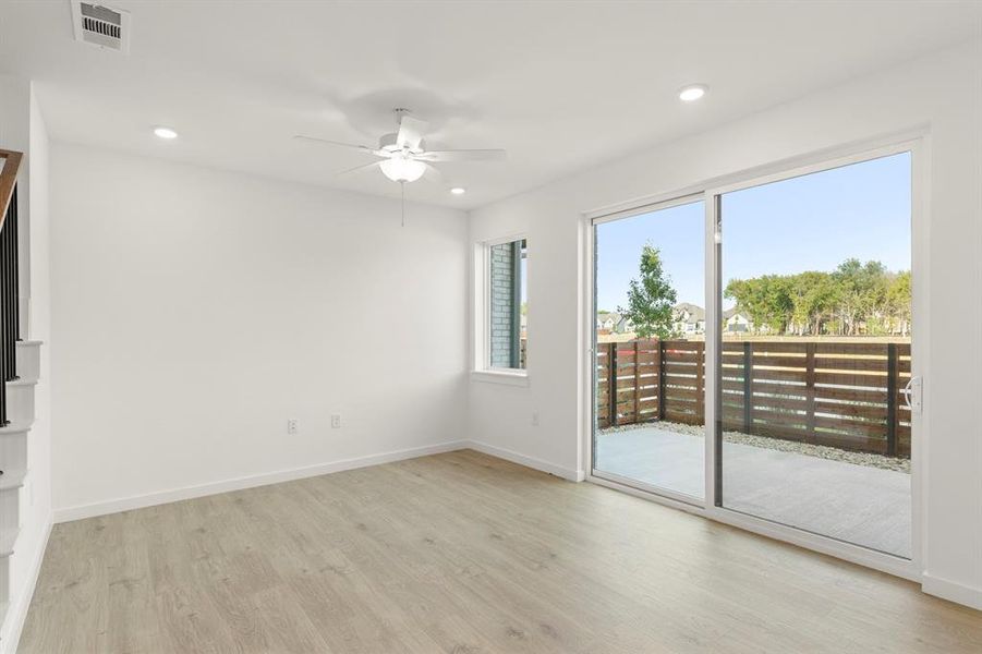 1829 Azalea_2270_Willow II_Family