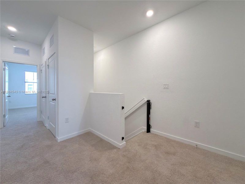 Spacious, unfurnished interior of a new home in , Pompano Beach (Image 28).