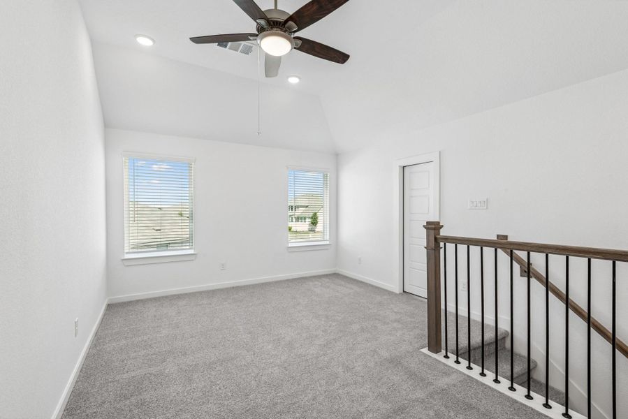 Spacious, unfurnished interior of a new home in Miller's Pond, Rosenberg (Image 34).