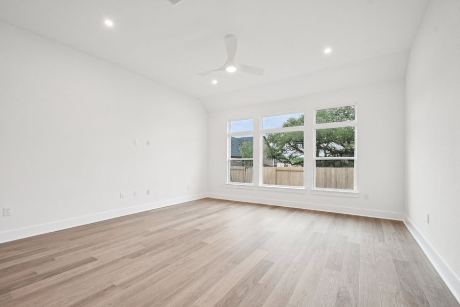 Spacious, unfurnished interior of a new home in Persimmon, Buda (Image 15). Spacious, unfurnished interior of a new home in Persimmon, Buda (Image 15).