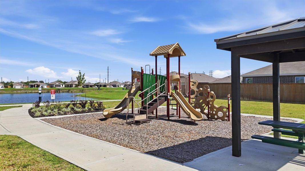 Community amenities in Vida Costera, Texas City (Image 27).