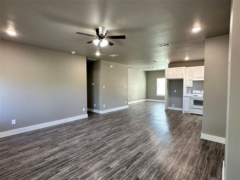 Spacious, unfurnished interior of a new home in , Sulphur Springs (Image 18).