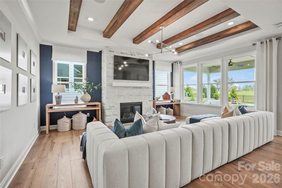 Representation photo* Representation photo*