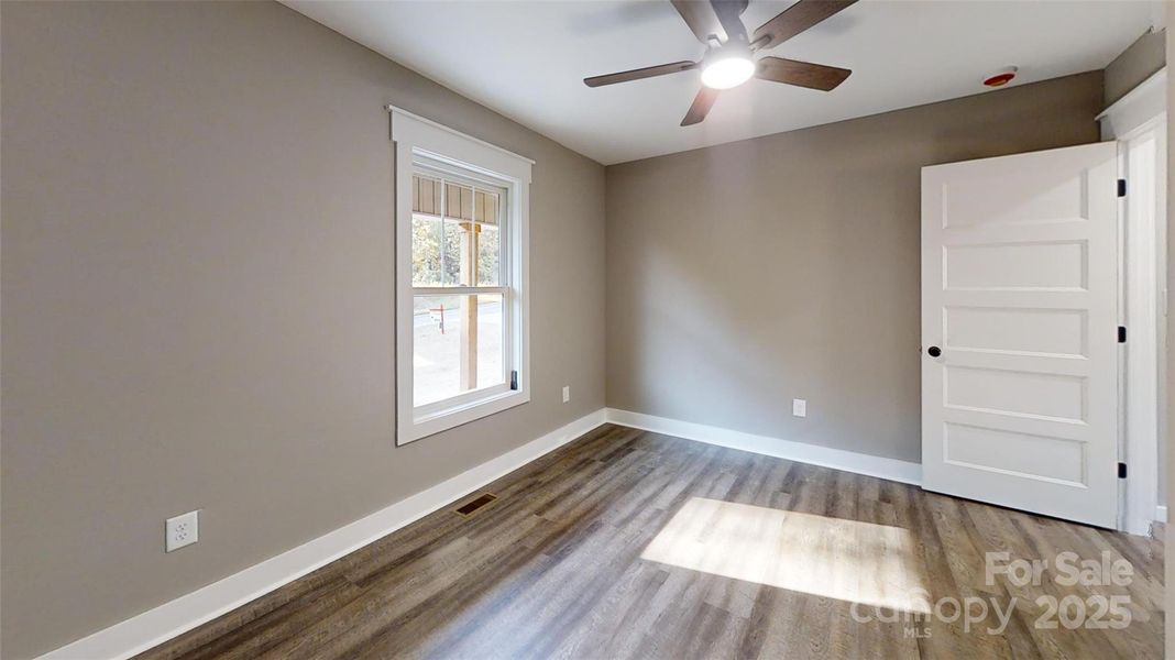 Spacious, unfurnished interior of a new home in , Lawndale (Image 15).