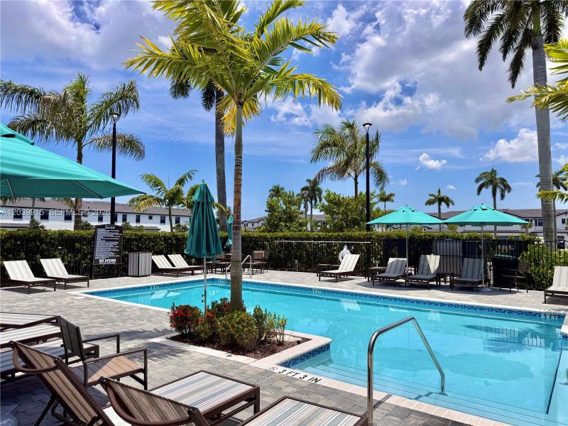 Community amenities in , Dania Beach (Image 36).
