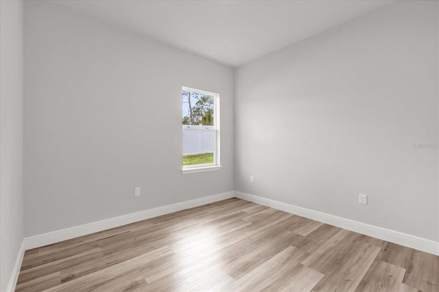 Spacious, unfurnished interior of a new home in , Ocala (Image 17).