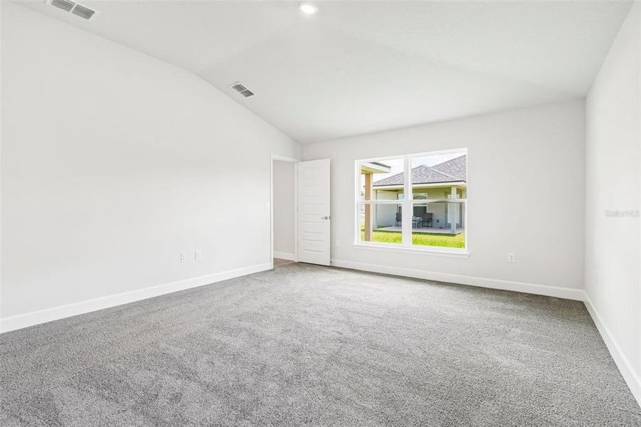Spacious, unfurnished interior of a new home in Abbey Glen, Dade City (Image 63).