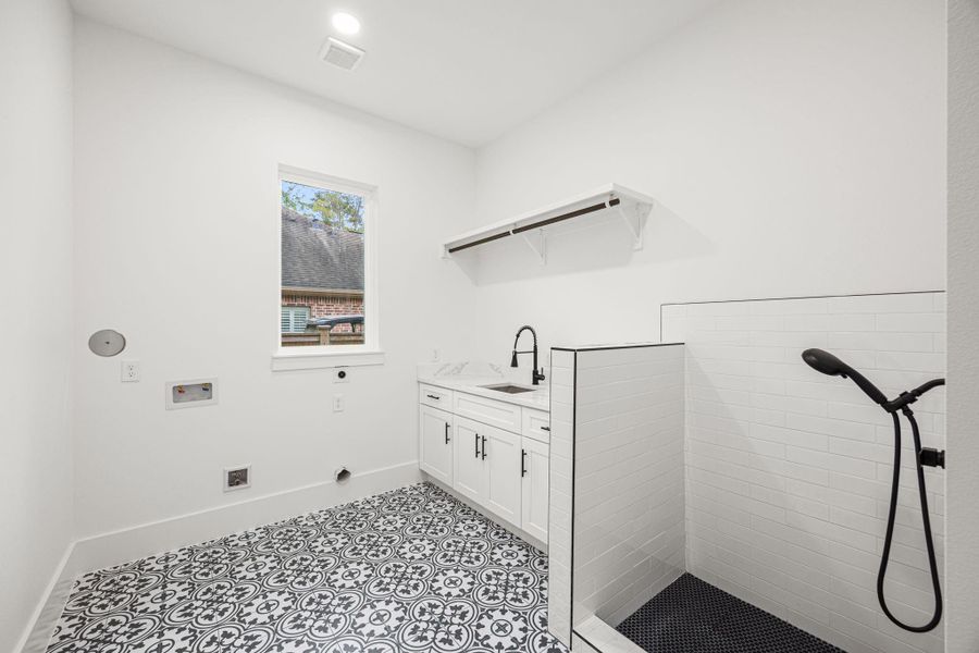 Furnished interior view inside a new home in , Magnolia (Image 17).