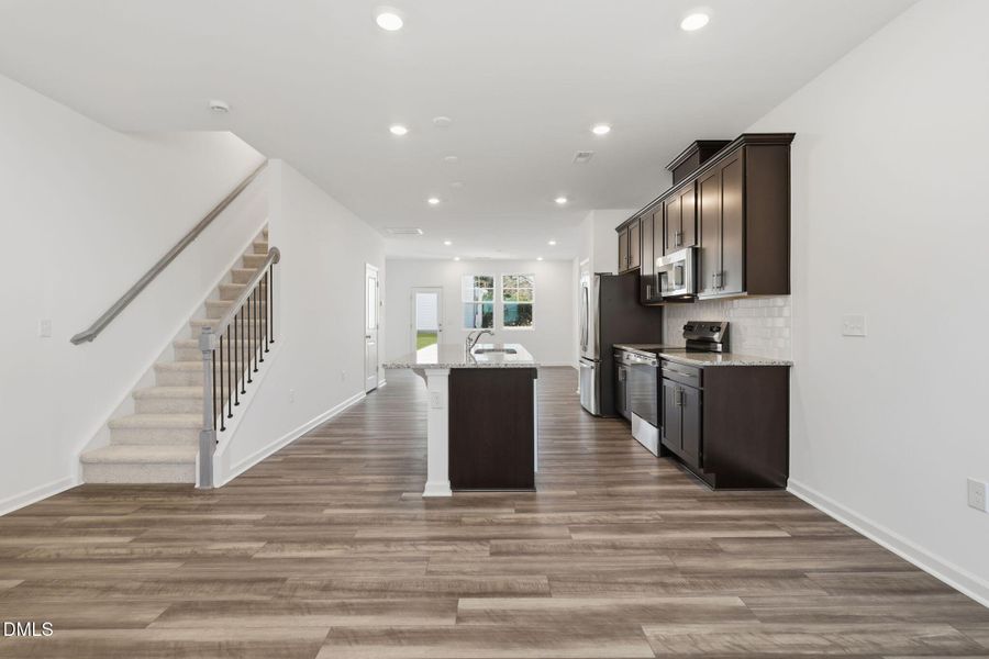 SUN_ElmGrove_Pic_Jackson_QMI_25_Kitchen_