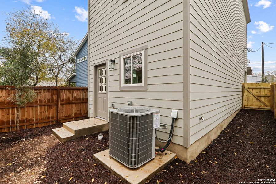 Exterior details and patio area of a home in , San Antonio (Image 14).