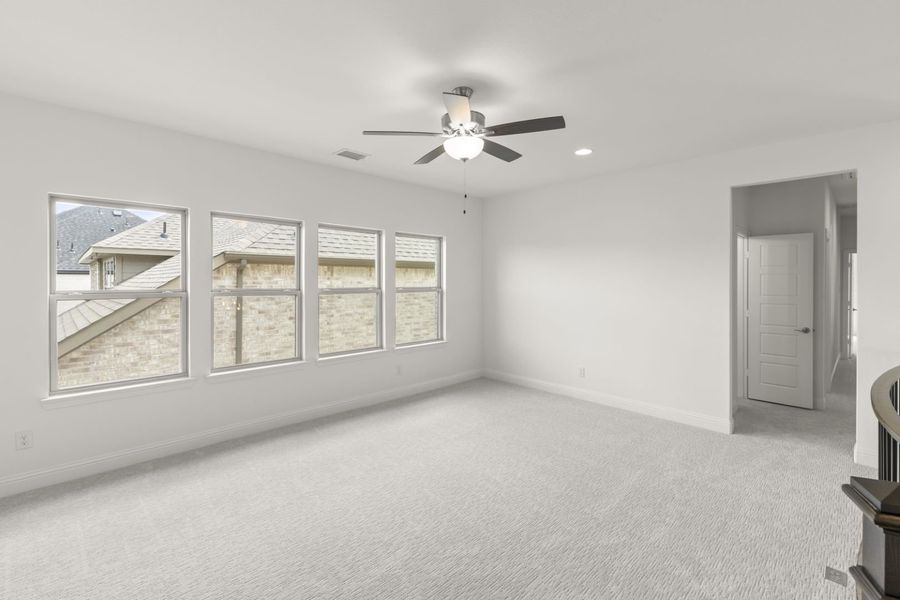 Representative unfurnished interior of a home built from the Ramsey by Windsor Homes in Estates at Rockhill, Frisco (Image 24).