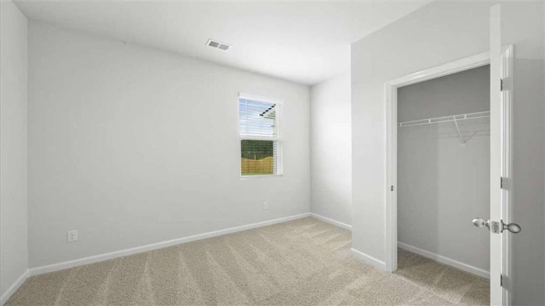 Spacious, unfurnished interior of a new home in Shoal Creek, Hampton (Image 16).