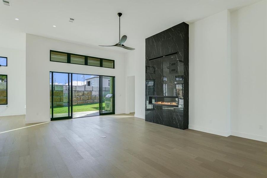 Spacious, unfurnished interior of a new home in , Horseshoe Bay (Image 25).