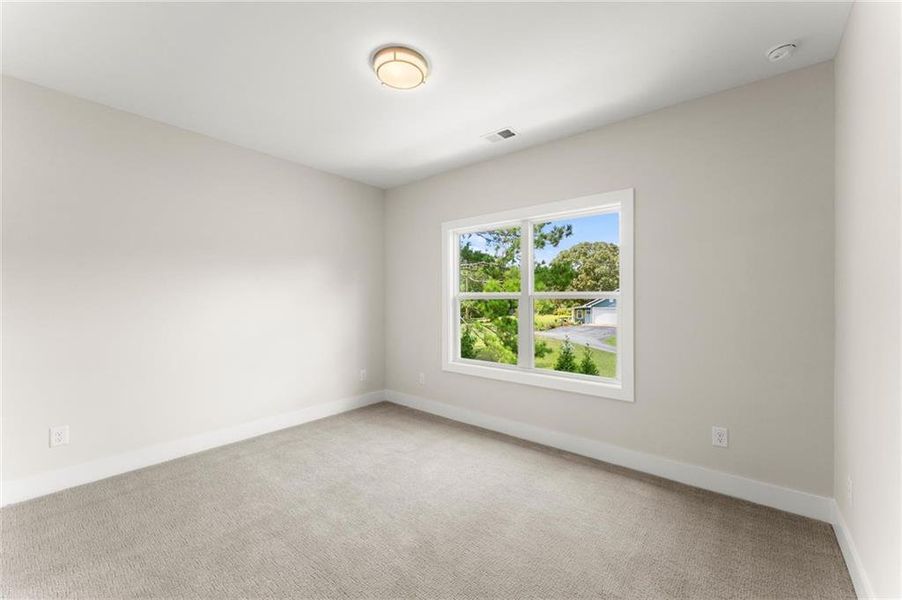 Spacious, unfurnished interior of a new home in Hillgrove Preserve, Powder Springs (Image 35).