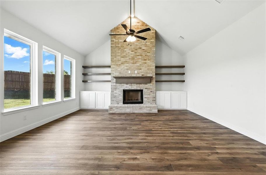 Front exterior of a new home in Stoneview, Glen Rose, TX, highlighting curb appeal (Image 22). Front exterior of a new home in Stoneview, Glen Rose, TX, highlighting curb appeal (Image 22).