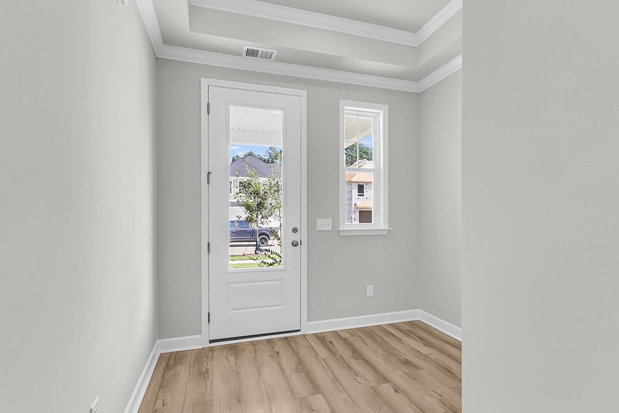 Spacious, unfurnished interior of a new home in Pineland Preserve, Summerville (Image 19).