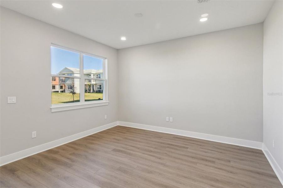 Spacious, unfurnished interior of a new home in Lagoon Residences at Epperson, Wesley Chapel (Image 41).