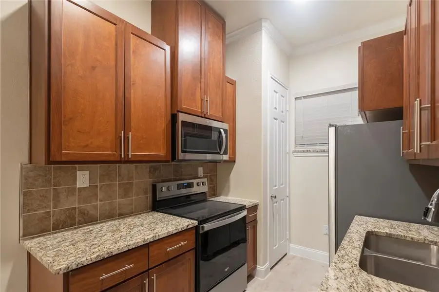 Furnished interior view inside a new home in , Bonham (Image 10).