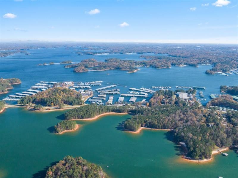 Image 84 of a home in Waypoint.