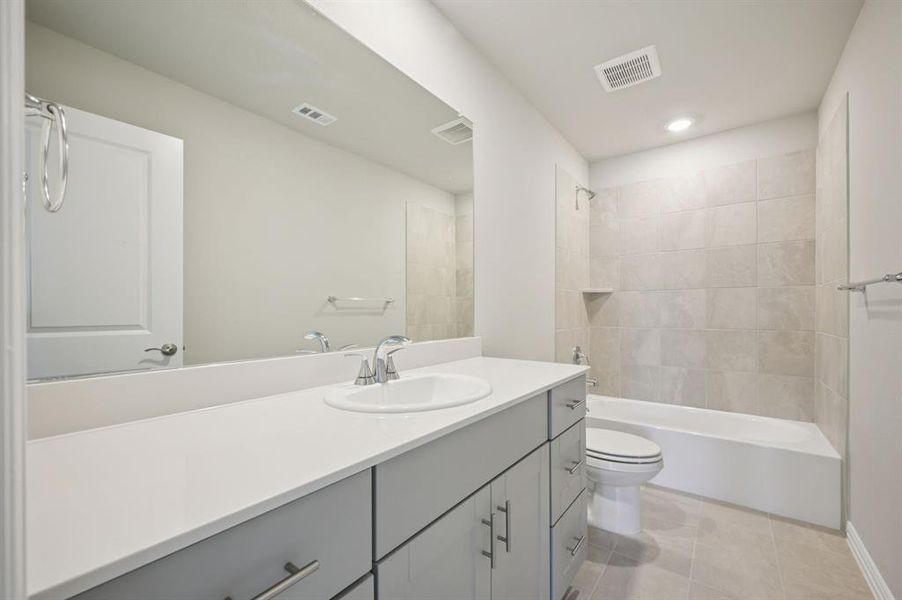 Furnished interior view inside a new home in Eastridge - Spring Series, McKinney (Image 13). Furnished interior view inside a new home in Eastridge - Spring Series, McKinney (Image 13).