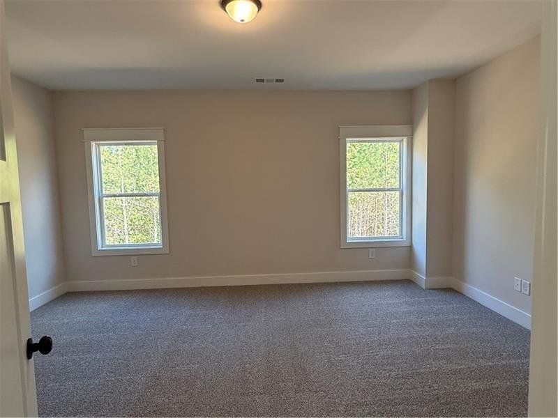 Spacious, unfurnished interior of a new home in , Waleska (Image 14).