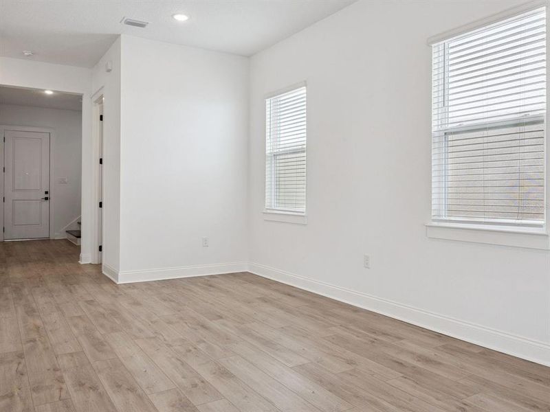 Spacious, unfurnished interior of a new home in Osprey Ranch, Winter Garden (Image 39).
