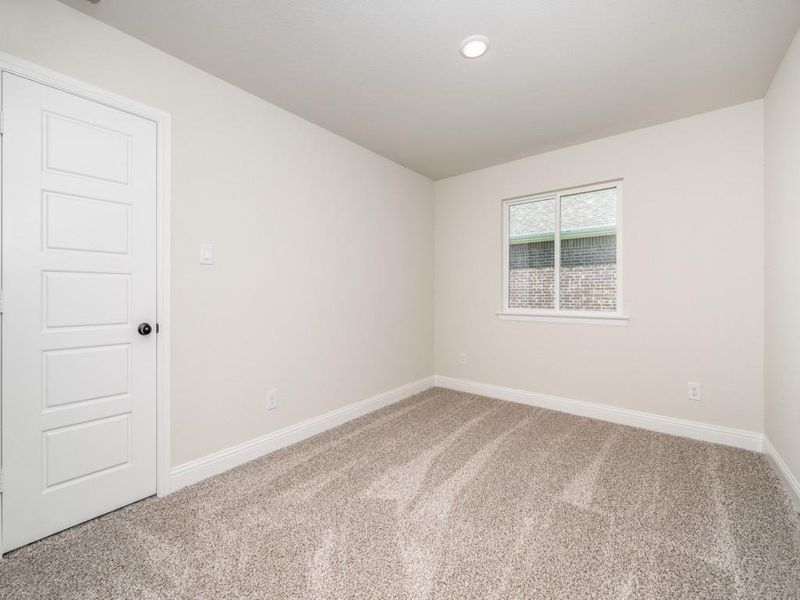 Spacious, unfurnished interior of a new home in , Sanger (Image 12).