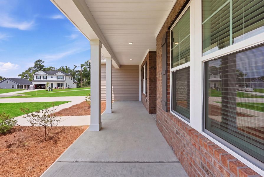 Exterior details and patio area of a home in Oak Grove, Conway (Image 4).