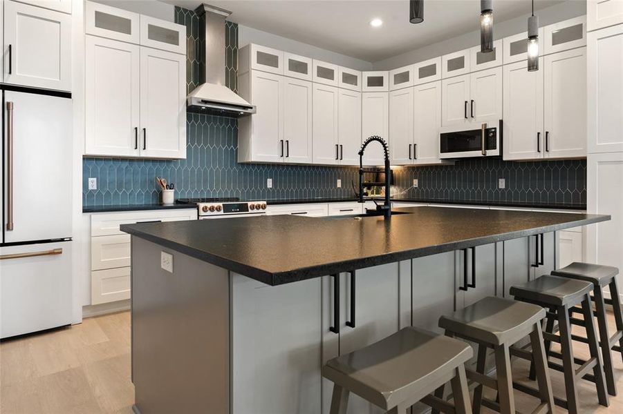 Island with dine in seating Island with dine in seating