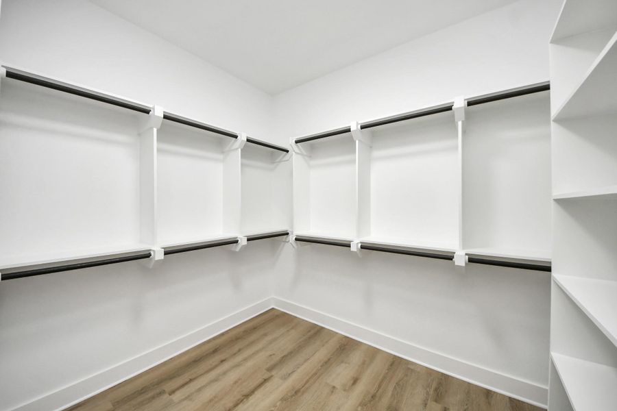 Spacious, unfurnished interior of a new home in , Pasadena (Image 28).
