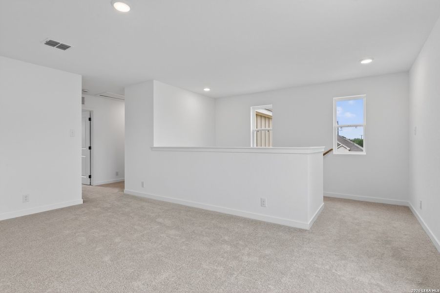 Spacious, unfurnished interior of a new home in Saddlebrook Ranch, Schertz (Image 12).