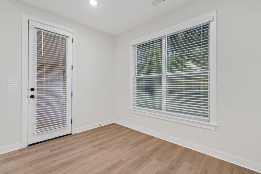 Spacious, unfurnished interior of a new home in Walker Farms, Bartlett (Image 20).